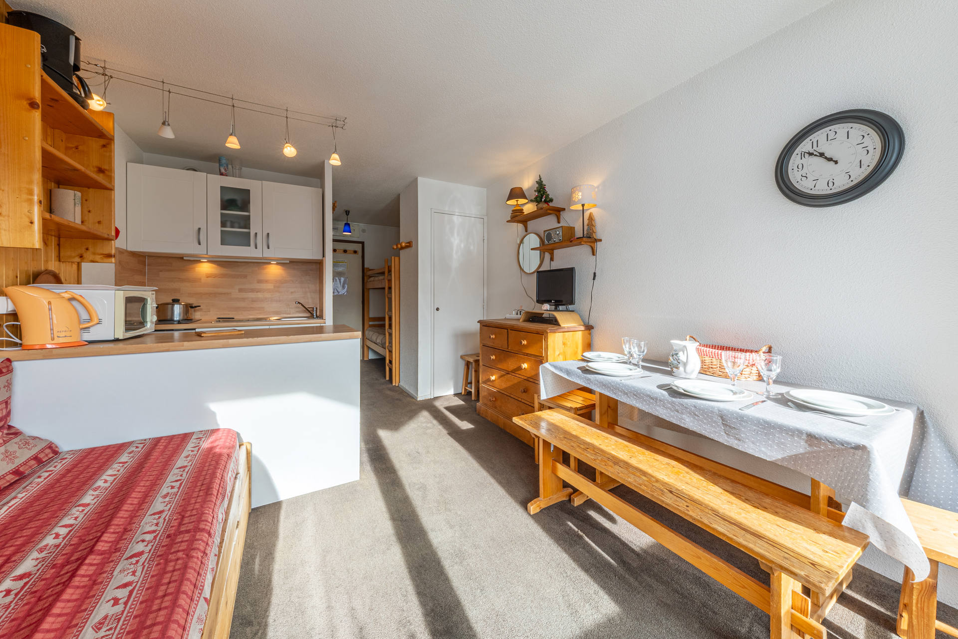 _lv_images__lot_0000240034_02_1455973