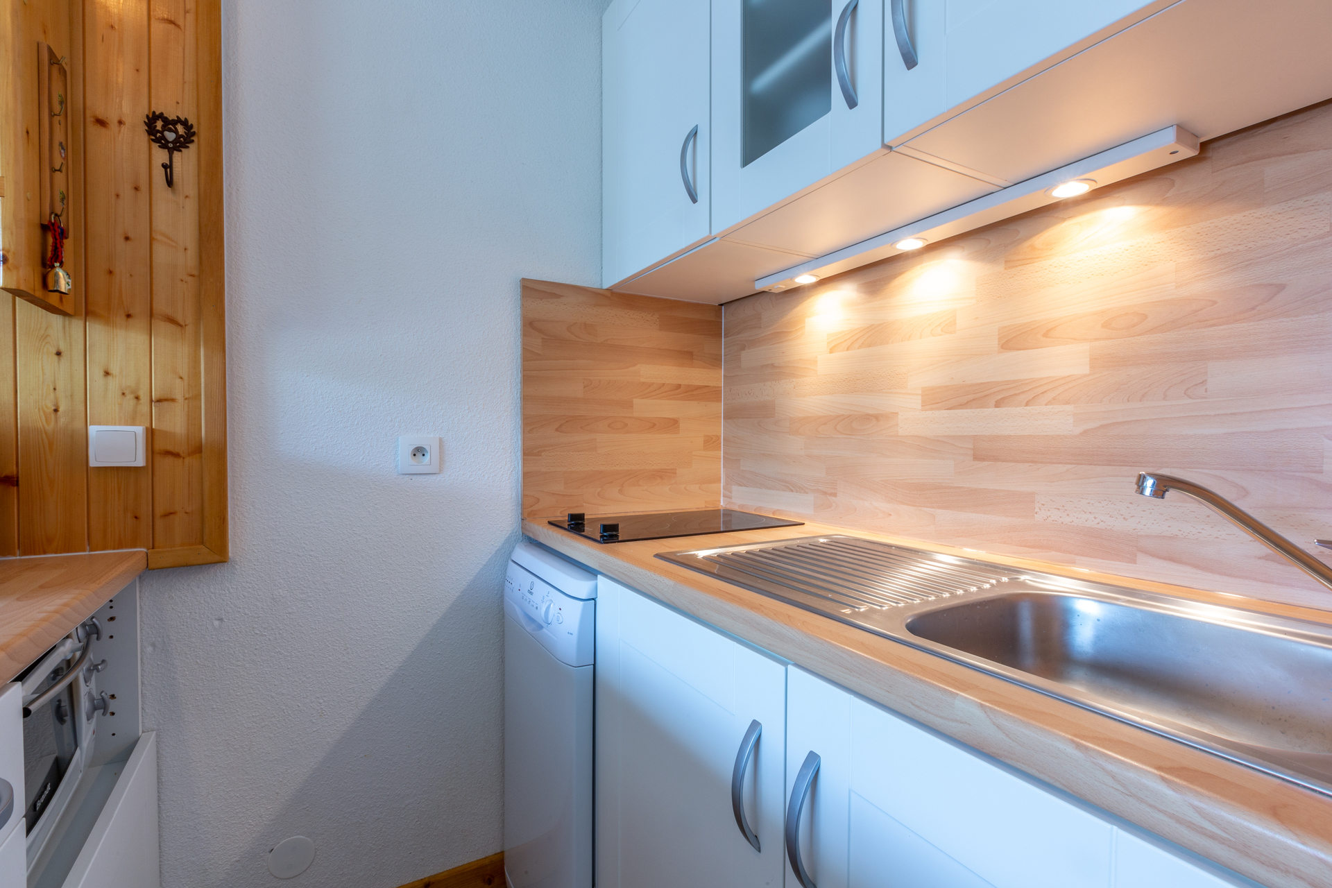 _lv_images__lot_0000240034_05_1455976