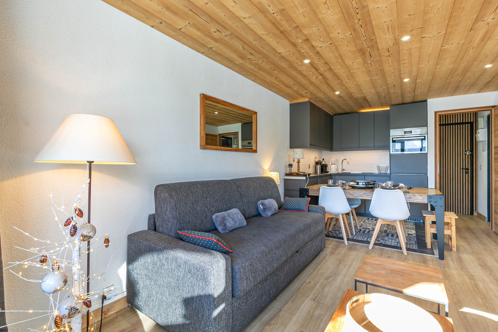 _lv_images__lot_0000240072_05_1455632