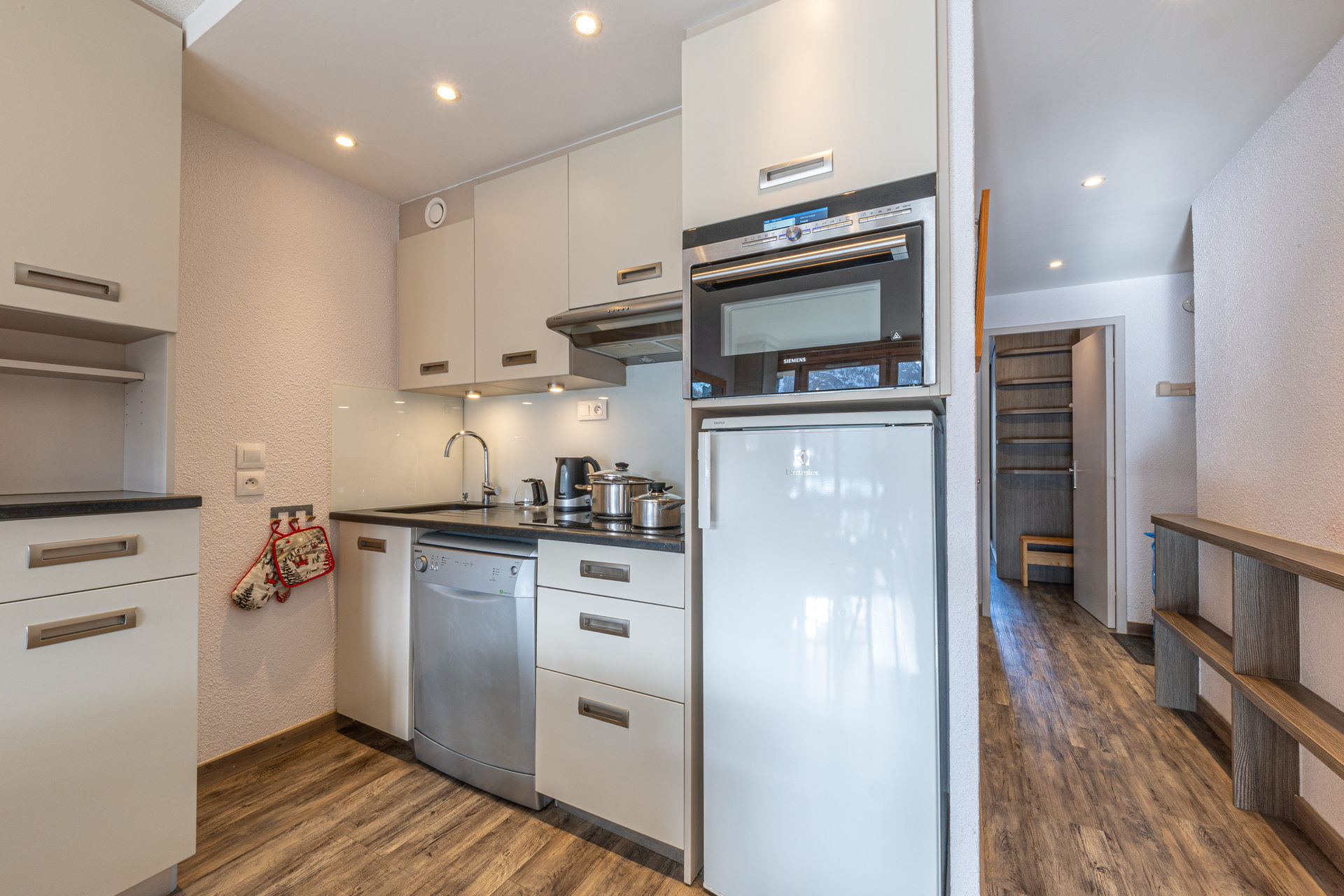 _lv_images__lot_0000240084_06_1455496