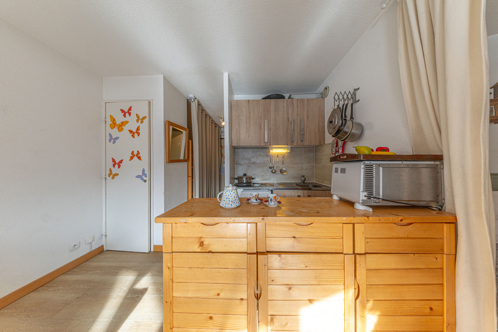 _lv_images__lot_0000240098_07_1458308