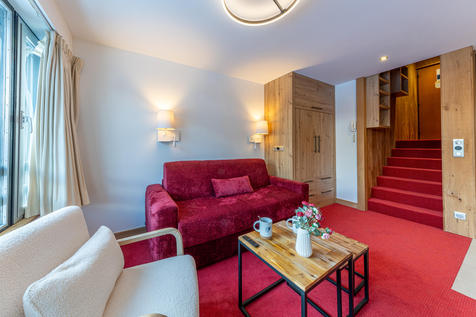 _lv_images__lot_0000250010_04_1455812