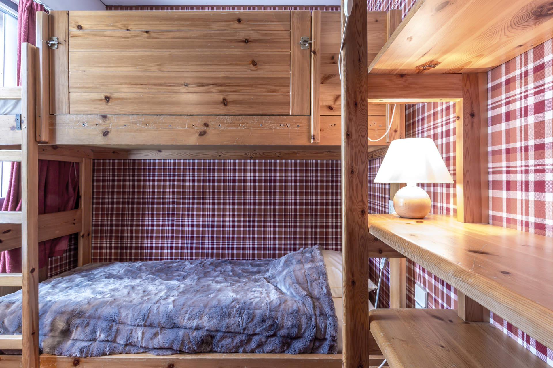 _lv_images__lot_0000250011_08_1456997