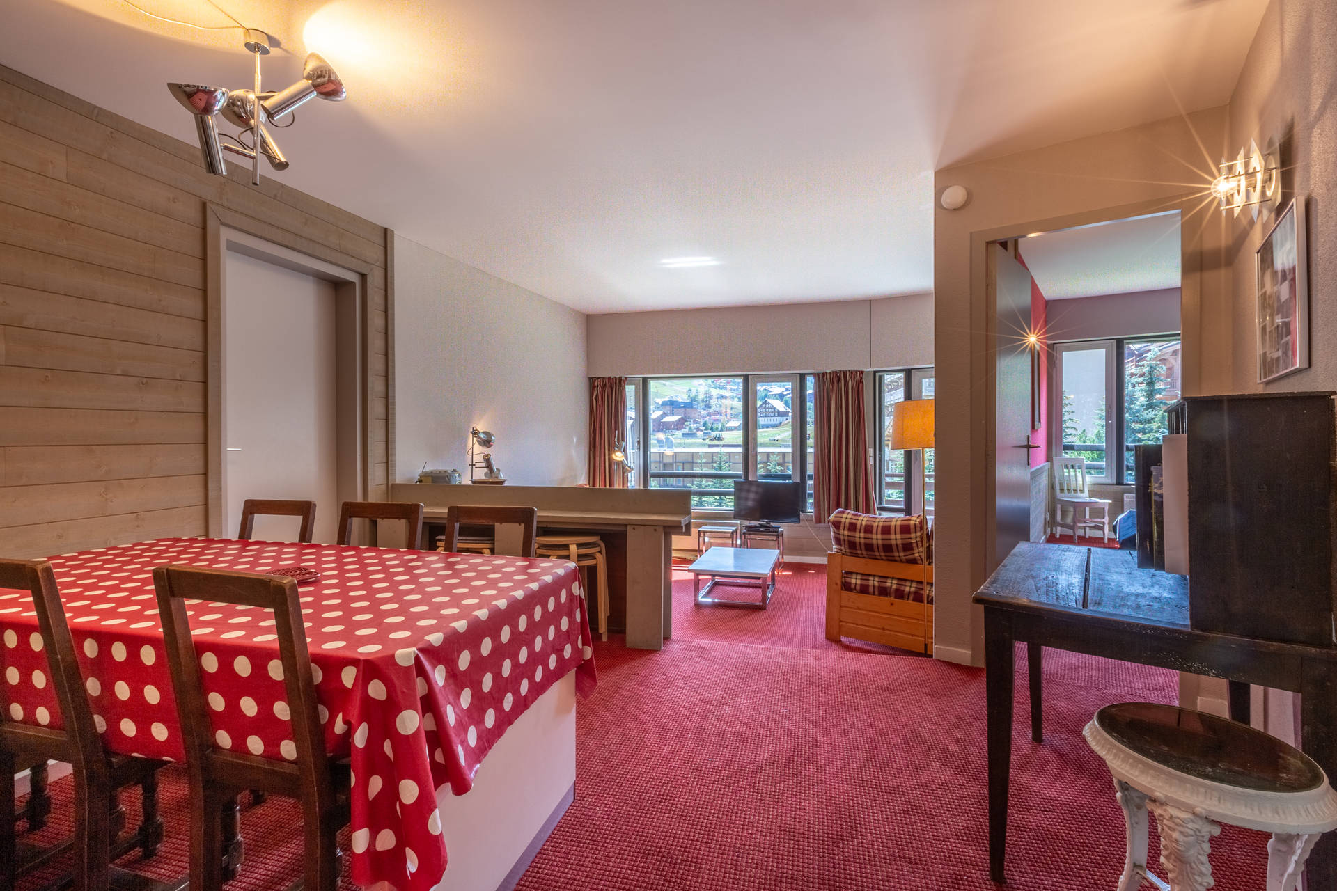 _lv_images__lot_0000250016_01_1457495