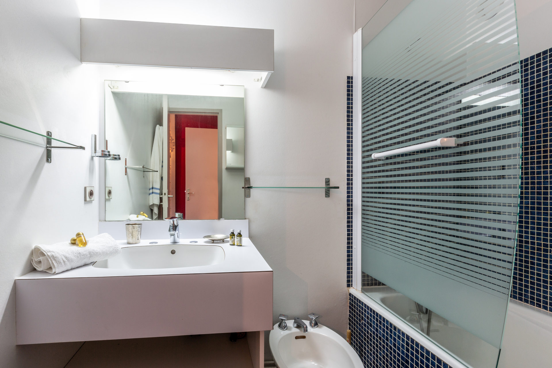 _lv_images__lot_0000250016_12_1457506