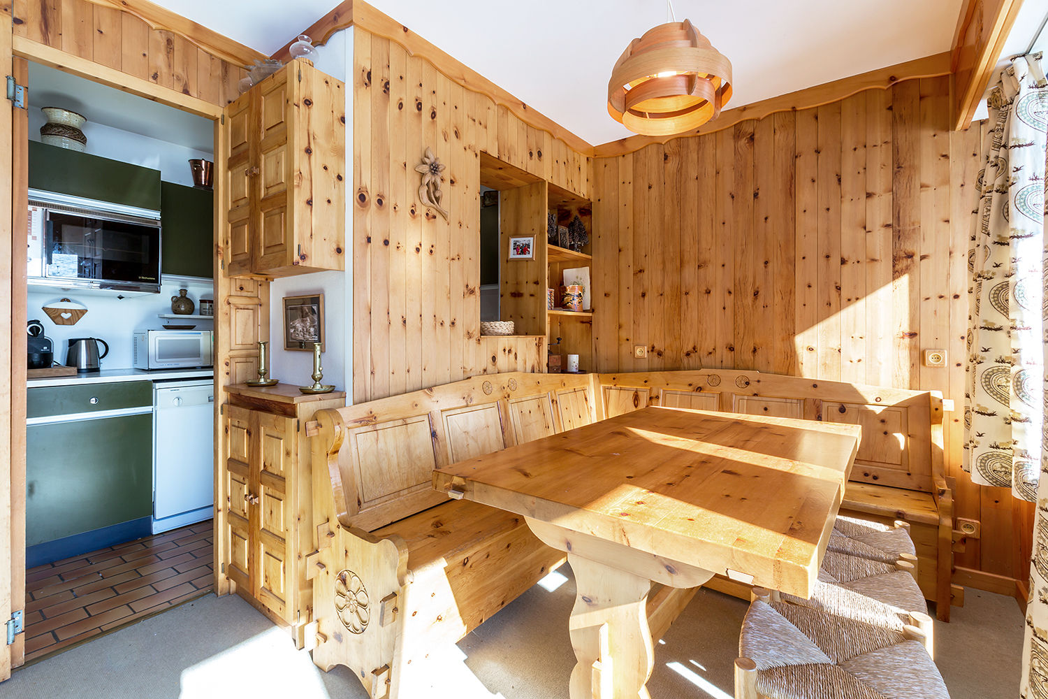 _lv_images__lot_0000250021_03_1456075