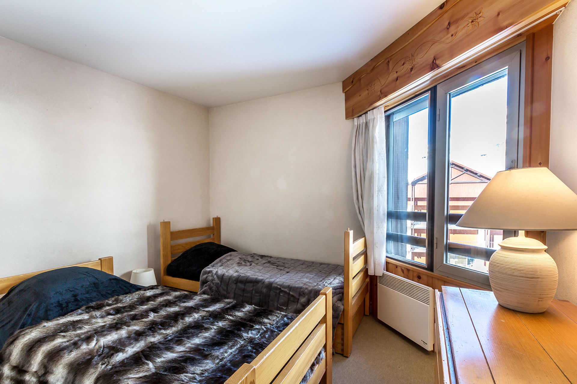 _lv_images__lot_0000250021_07_1456079