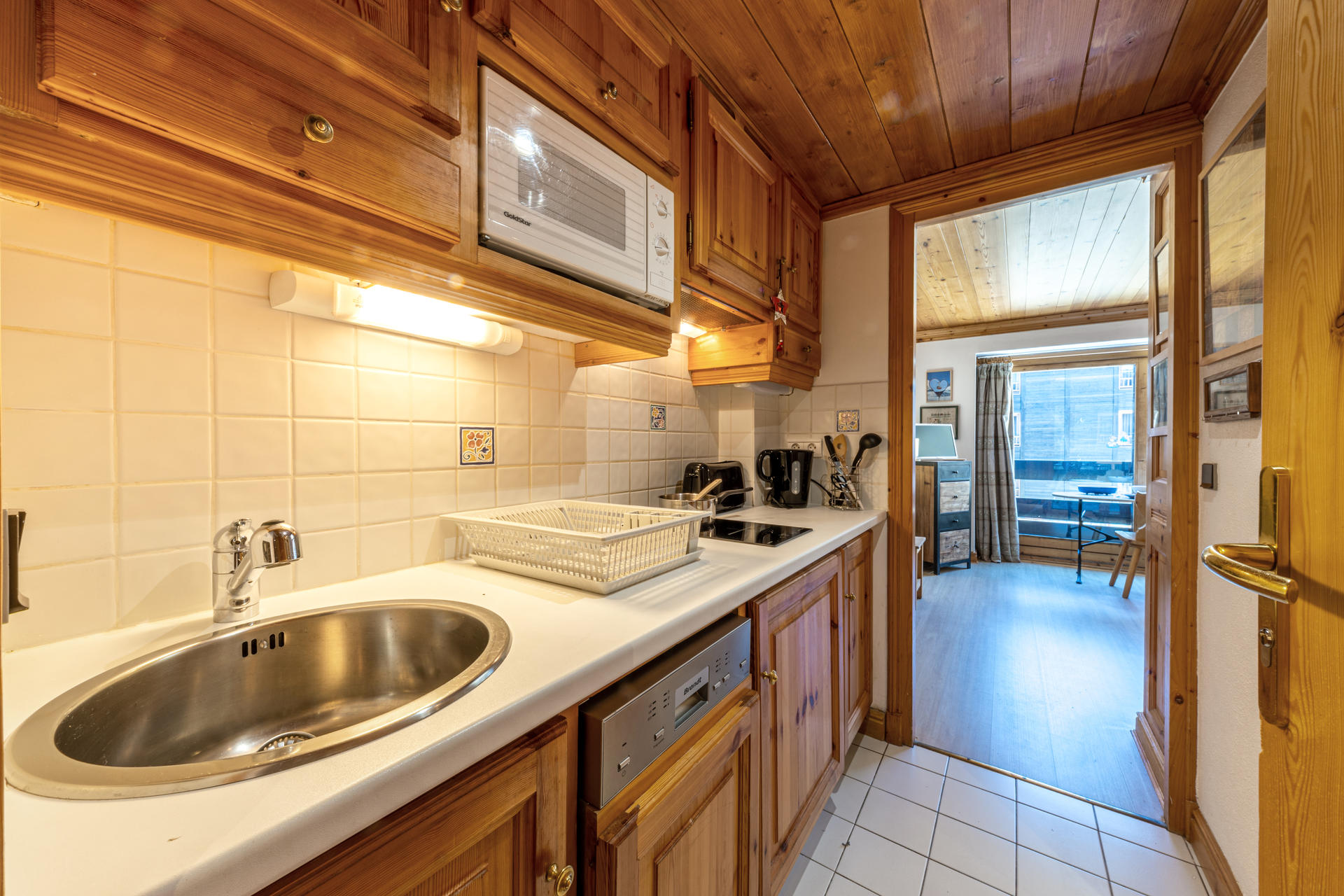 _lv_images__lot_0000260015_04_1458561