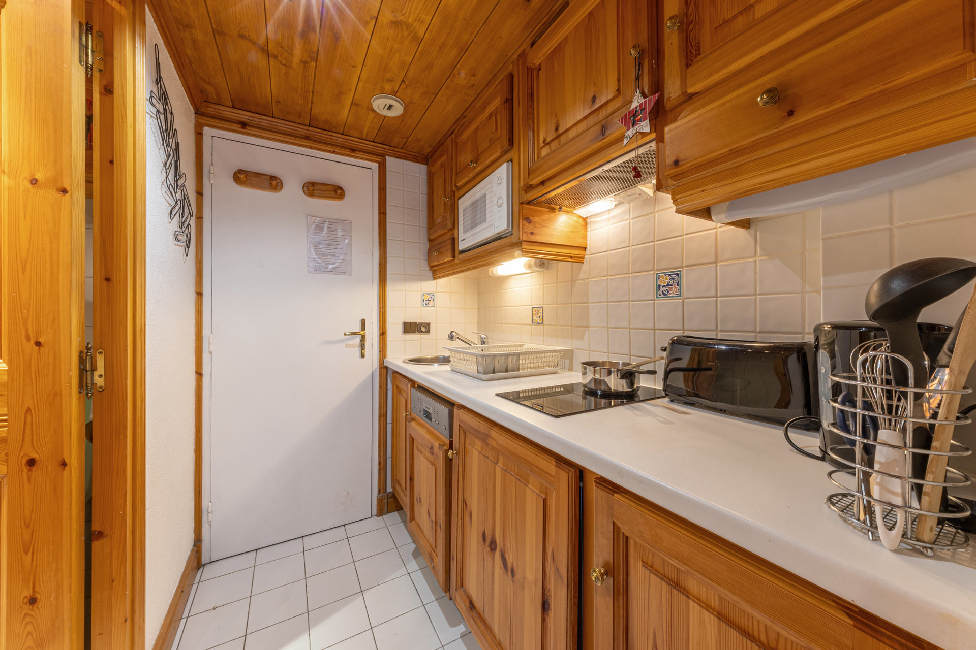 _lv_images__lot_0000260015_06_1458563