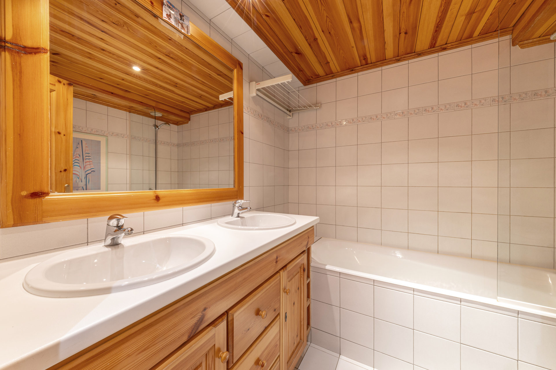 _lv_images__lot_0000260015_07_1458564