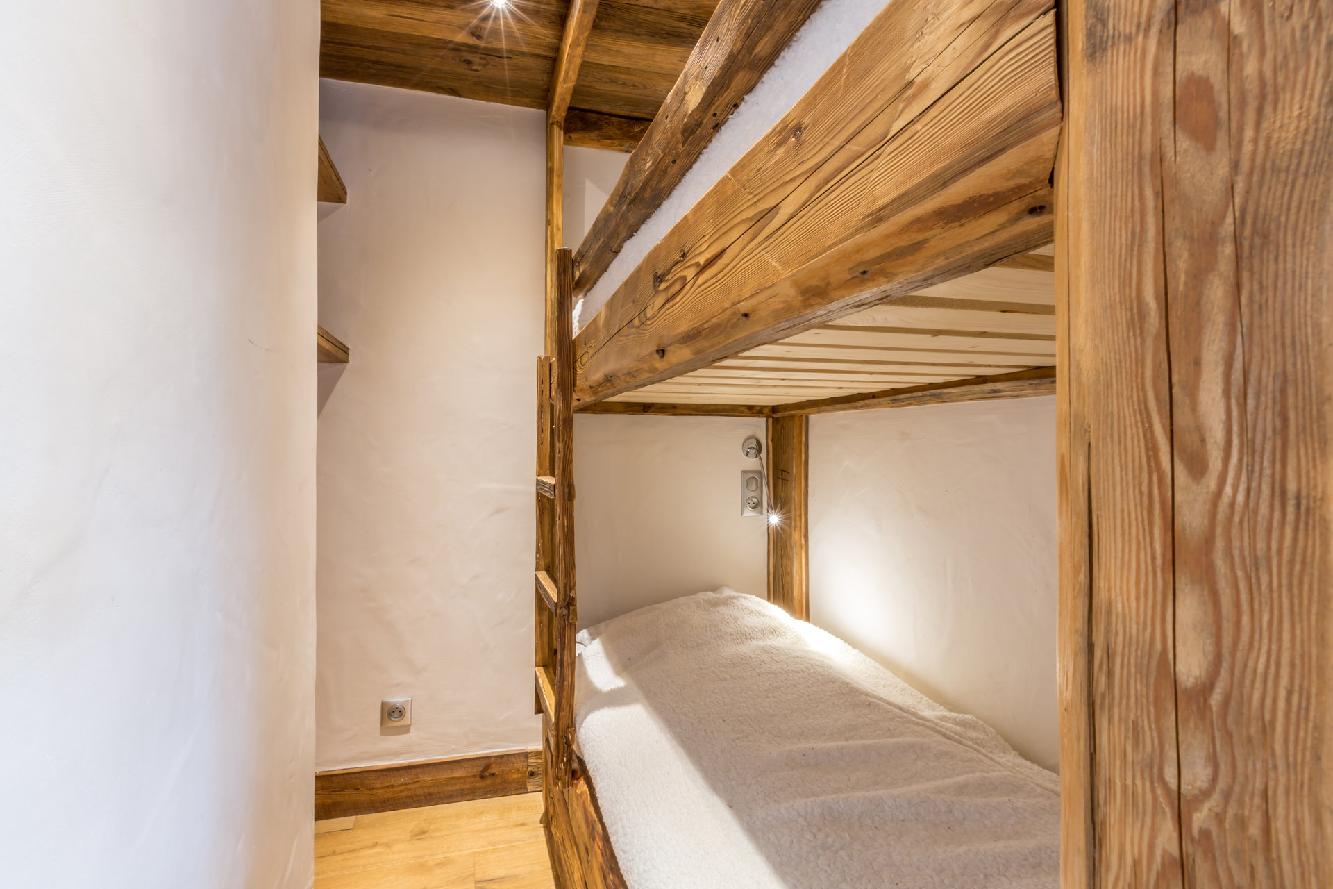 _lv_images__lot_0000260035_09_1457701