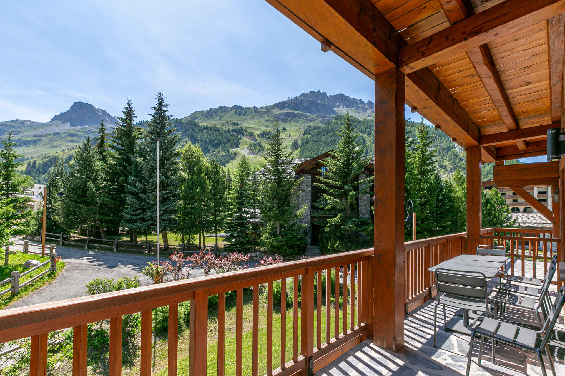 _lv_images__lot_0000280001_16_1454864