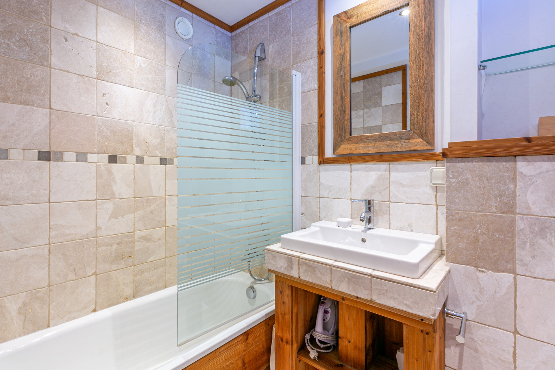 _lv_images__lot_0000280002_08_1456021