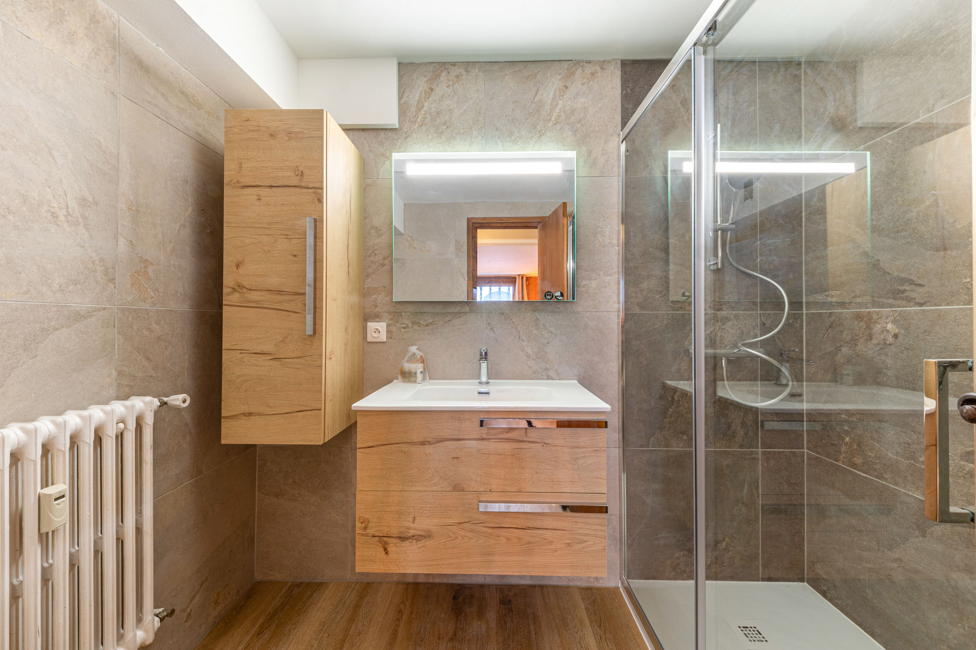 _lv_images__lot_0000300006_10_1457595