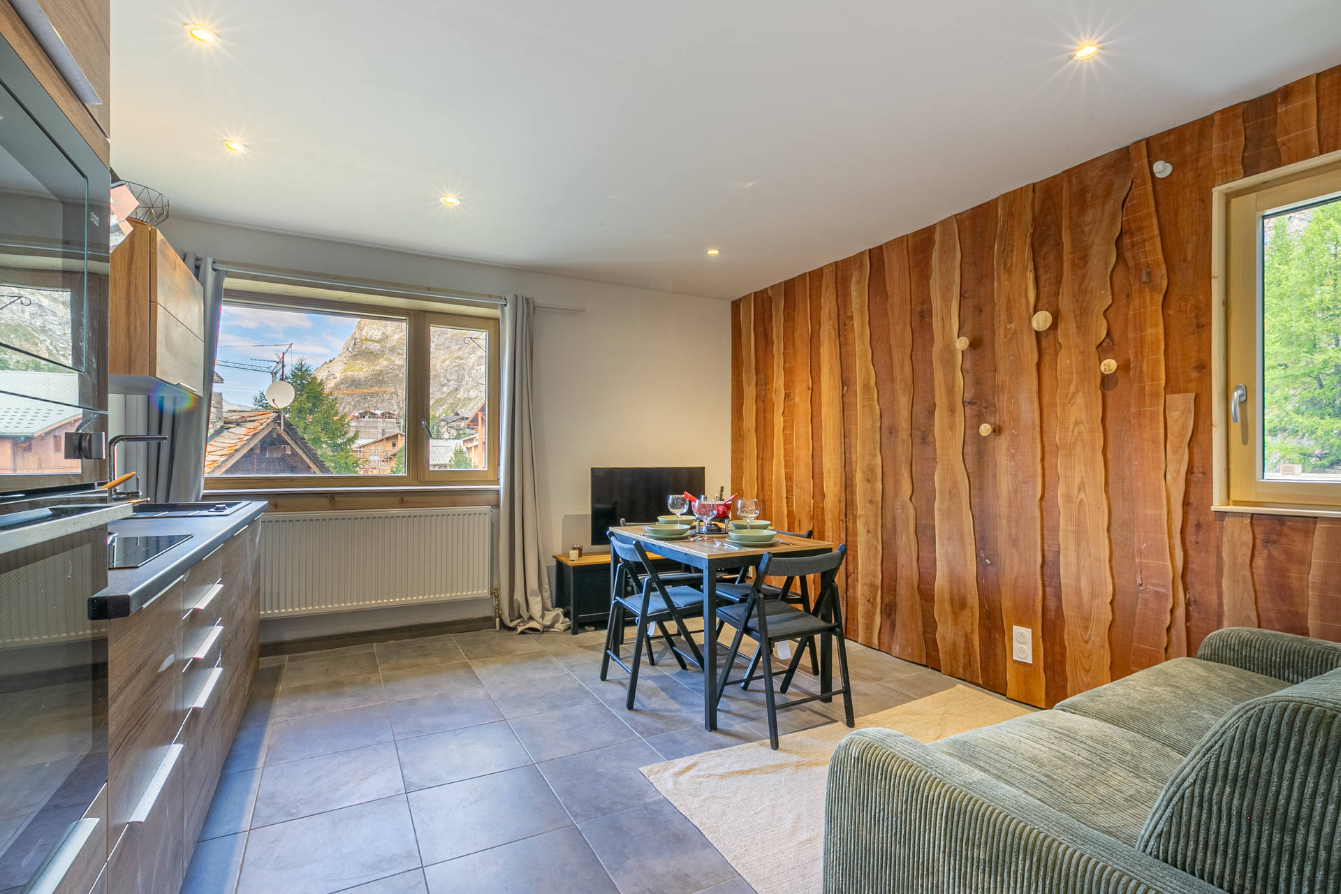 _lv_images__lot_0000380073_02_1458199