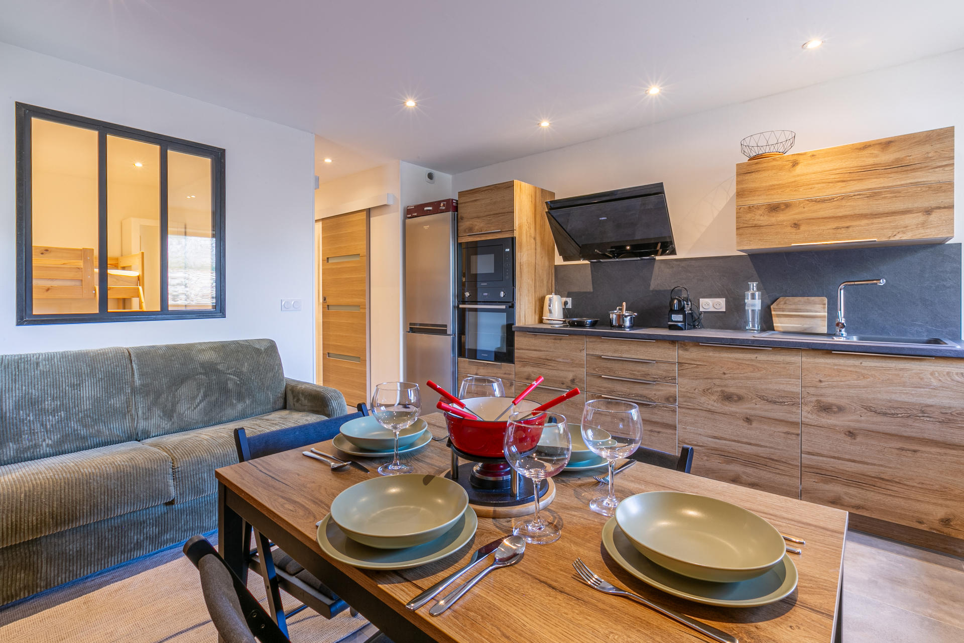 _lv_images__lot_0000380073_03_1458200