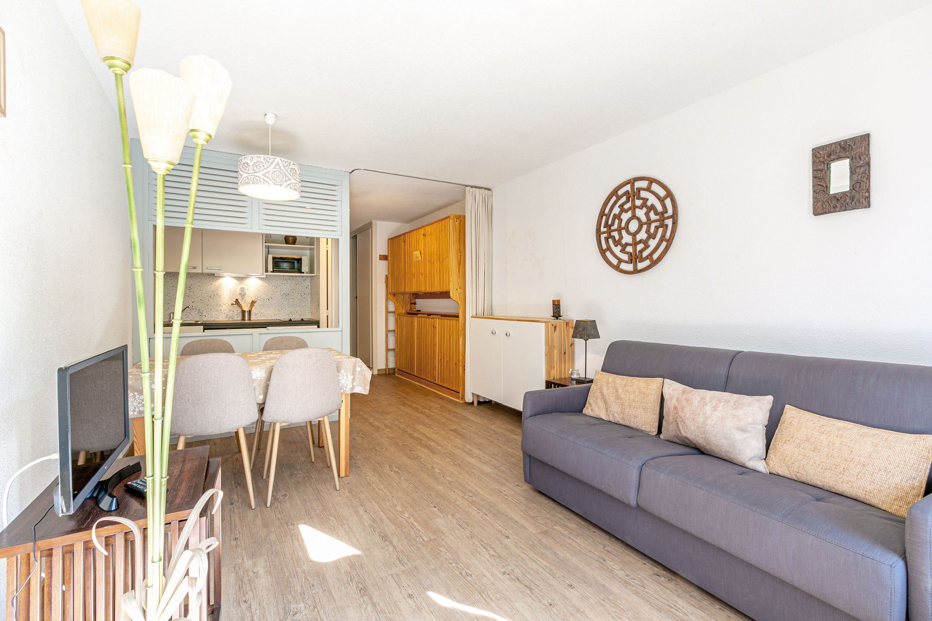 _lv_images__lot_0000410008_04_1458396