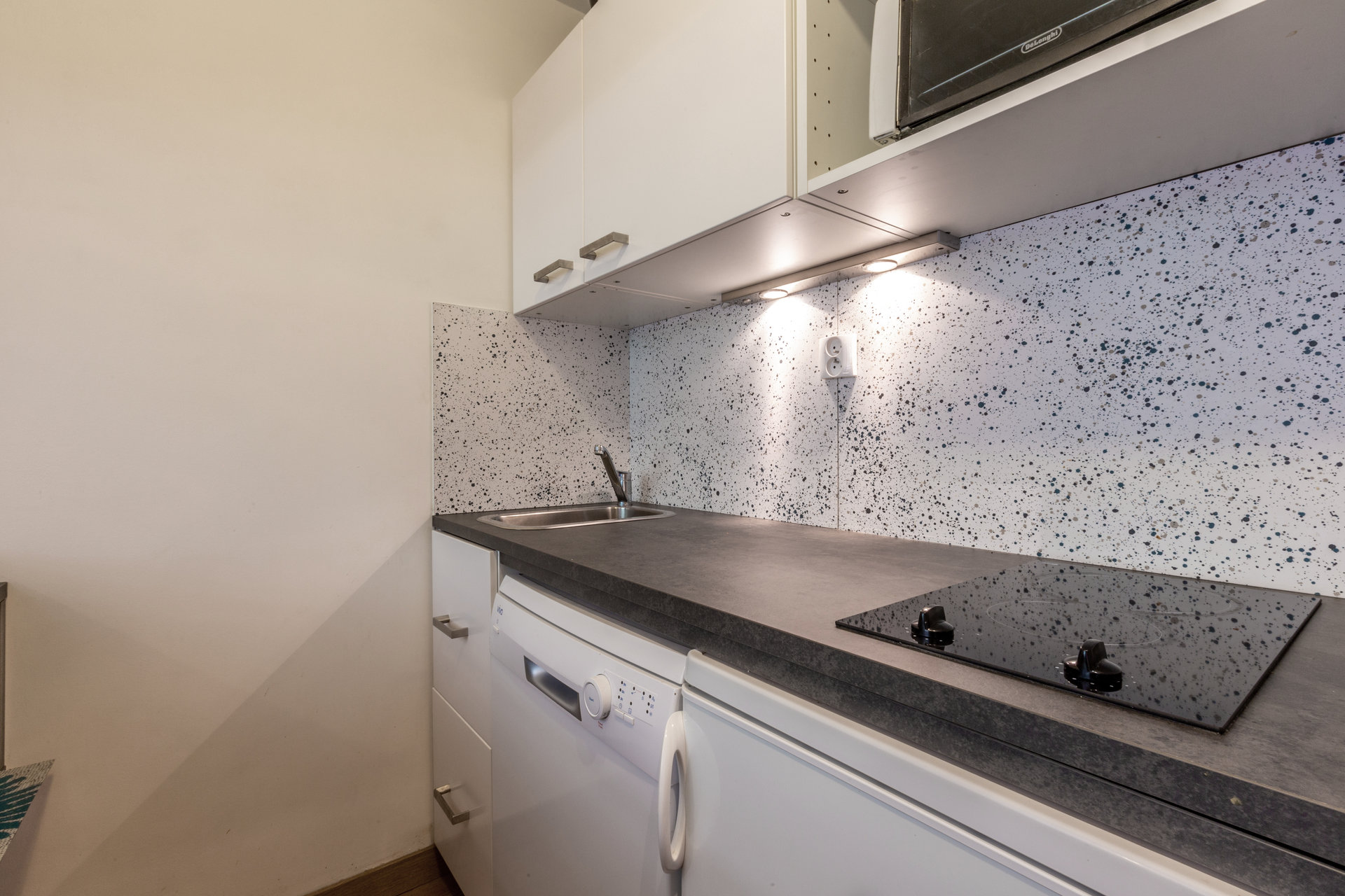 _lv_images__lot_0000410008_08_1458400