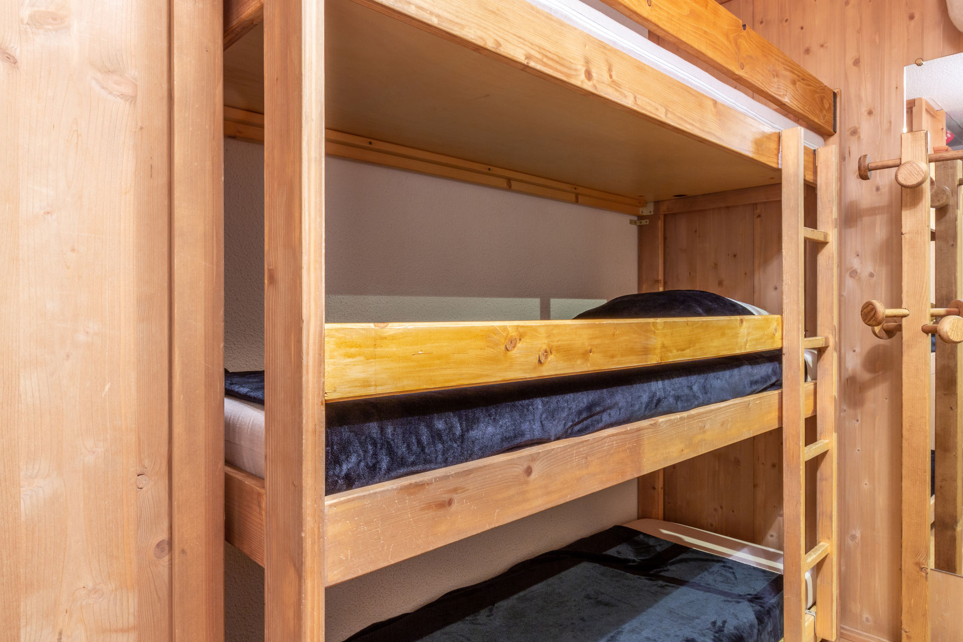 _lv_images__lot_0000410014_06_1455784