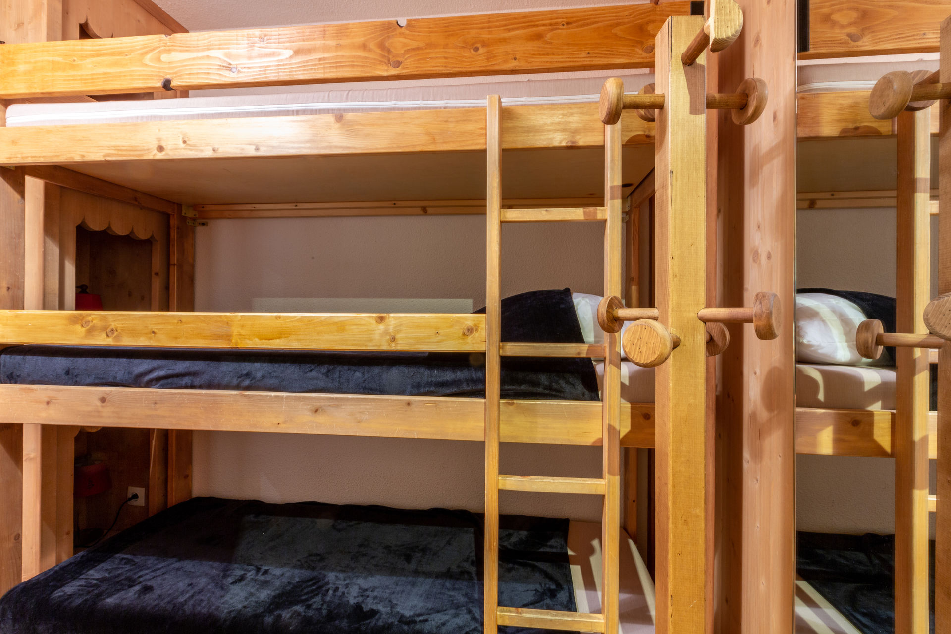 _lv_images__lot_0000410014_11_1455789