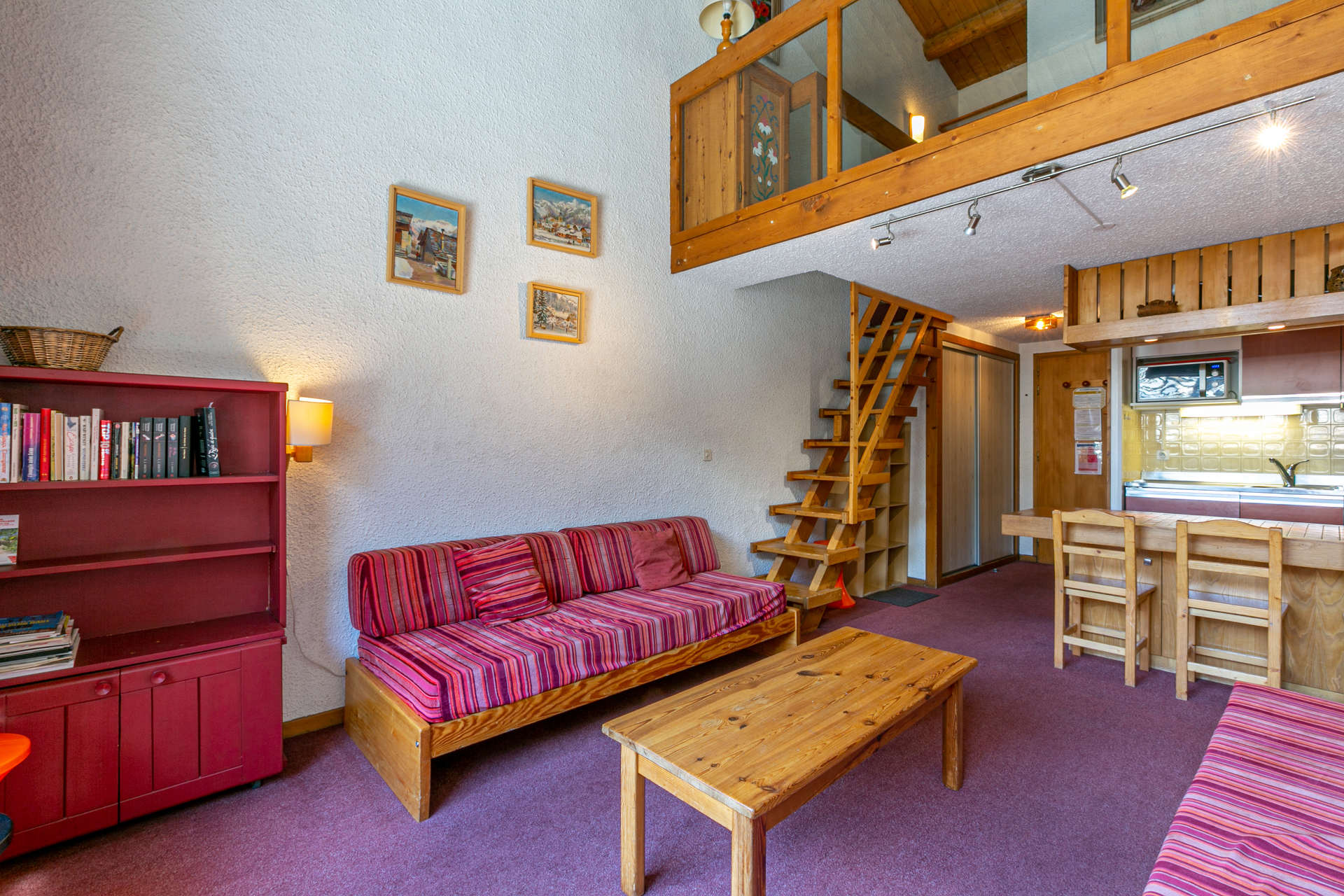 _lv_images__lot_0000670001_04_1457086