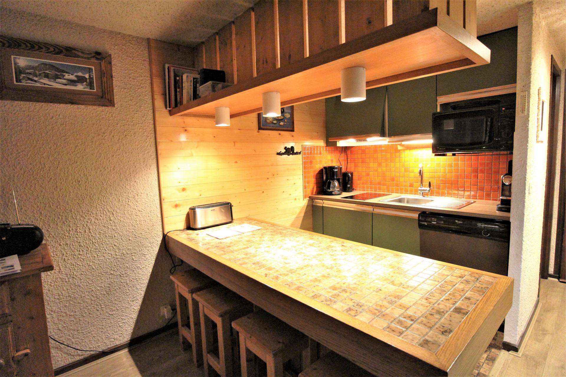 _lv_images__lot_0000670002_05_1457332