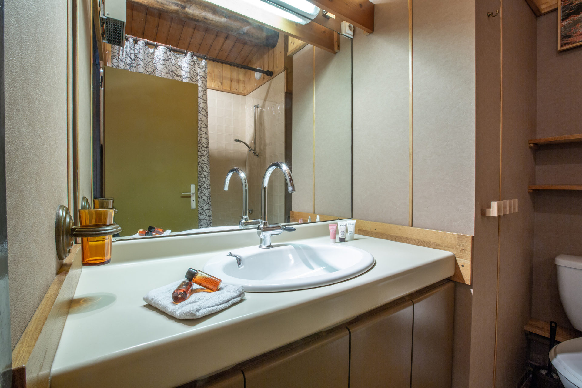 _lv_images__lot_0000670002_11_1457338