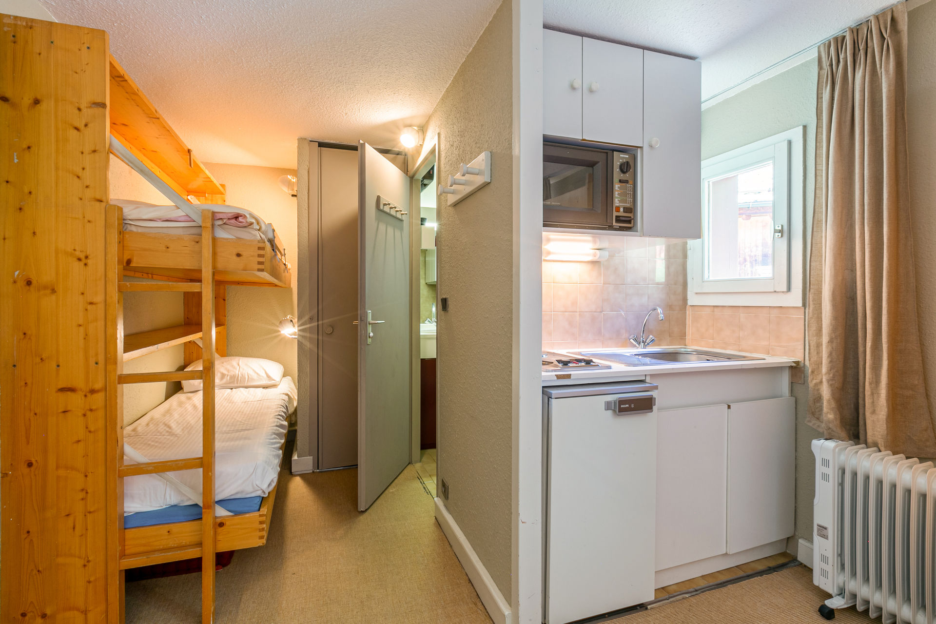 _lv_images__lot_0000710005_14_1458616