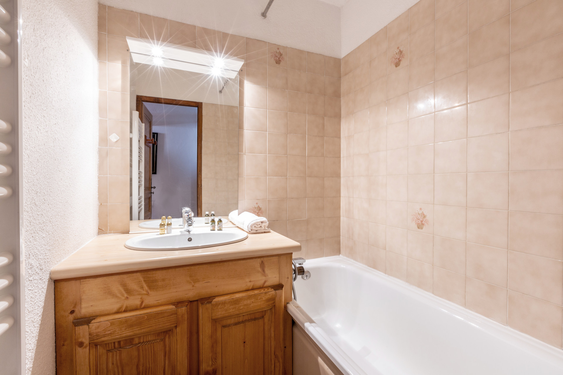 _lv_images__lot_0000730018_13_1457613