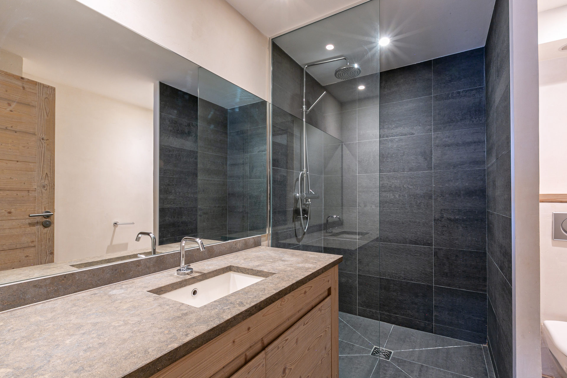 _lv_images__lot_0000740035_12_1456799