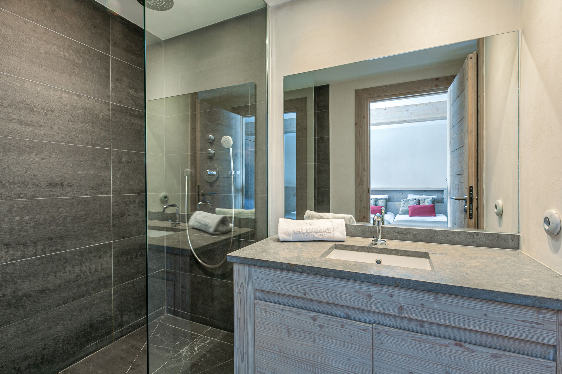 _lv_images__lot_0000740035_13_1456800