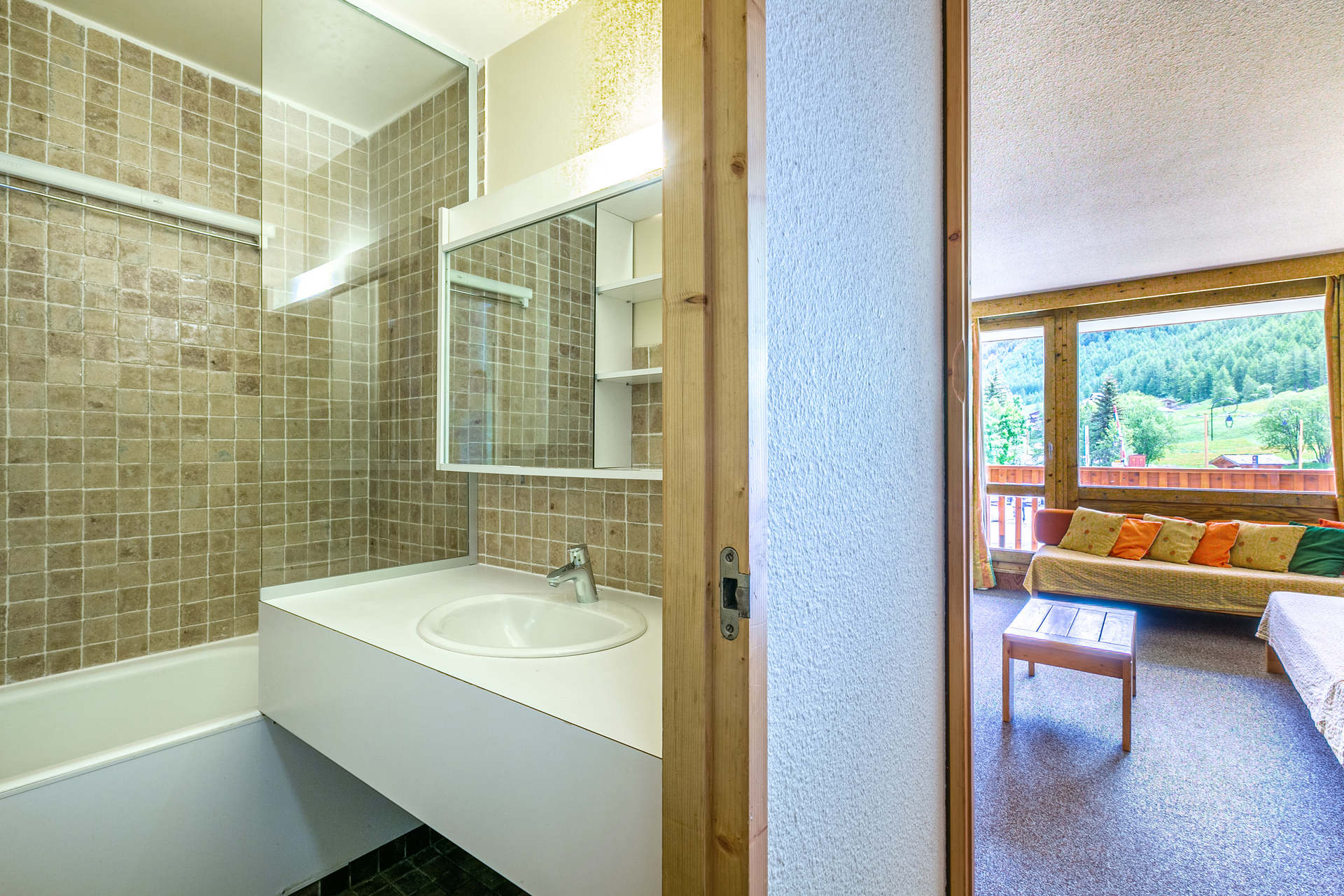 _lv_images__lot_0000760005_06_1455588