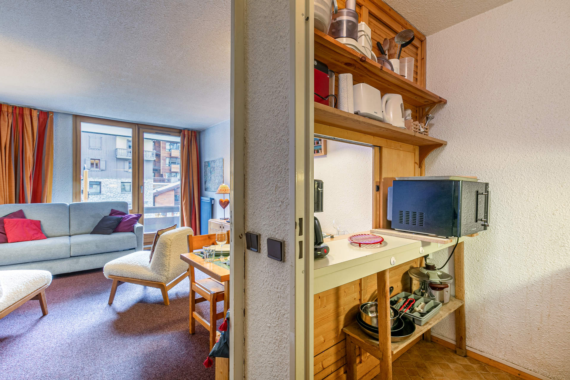 _lv_images__lot_0000810090_04_1458697