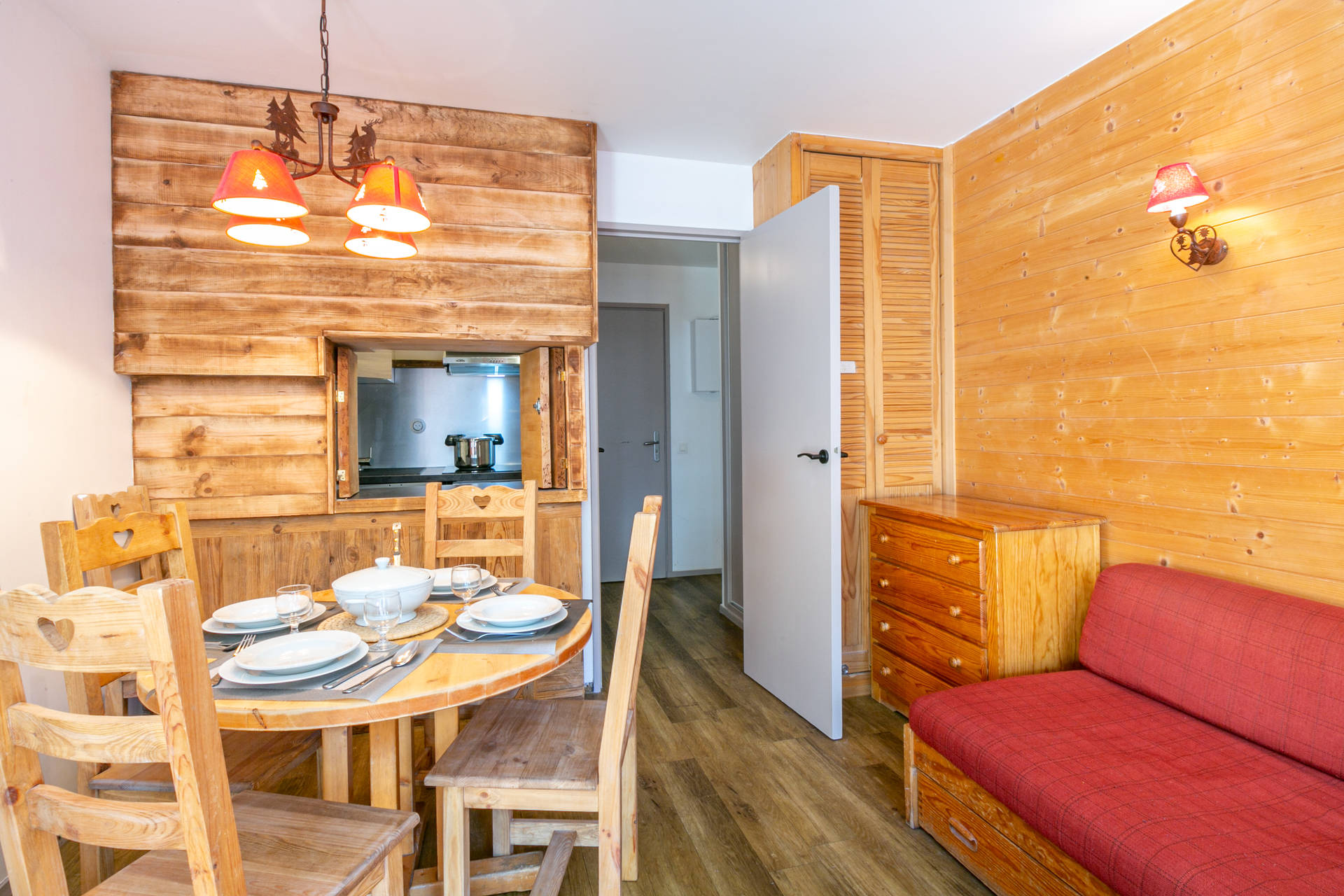 _lv_images__lot_0000810091_03_1457100