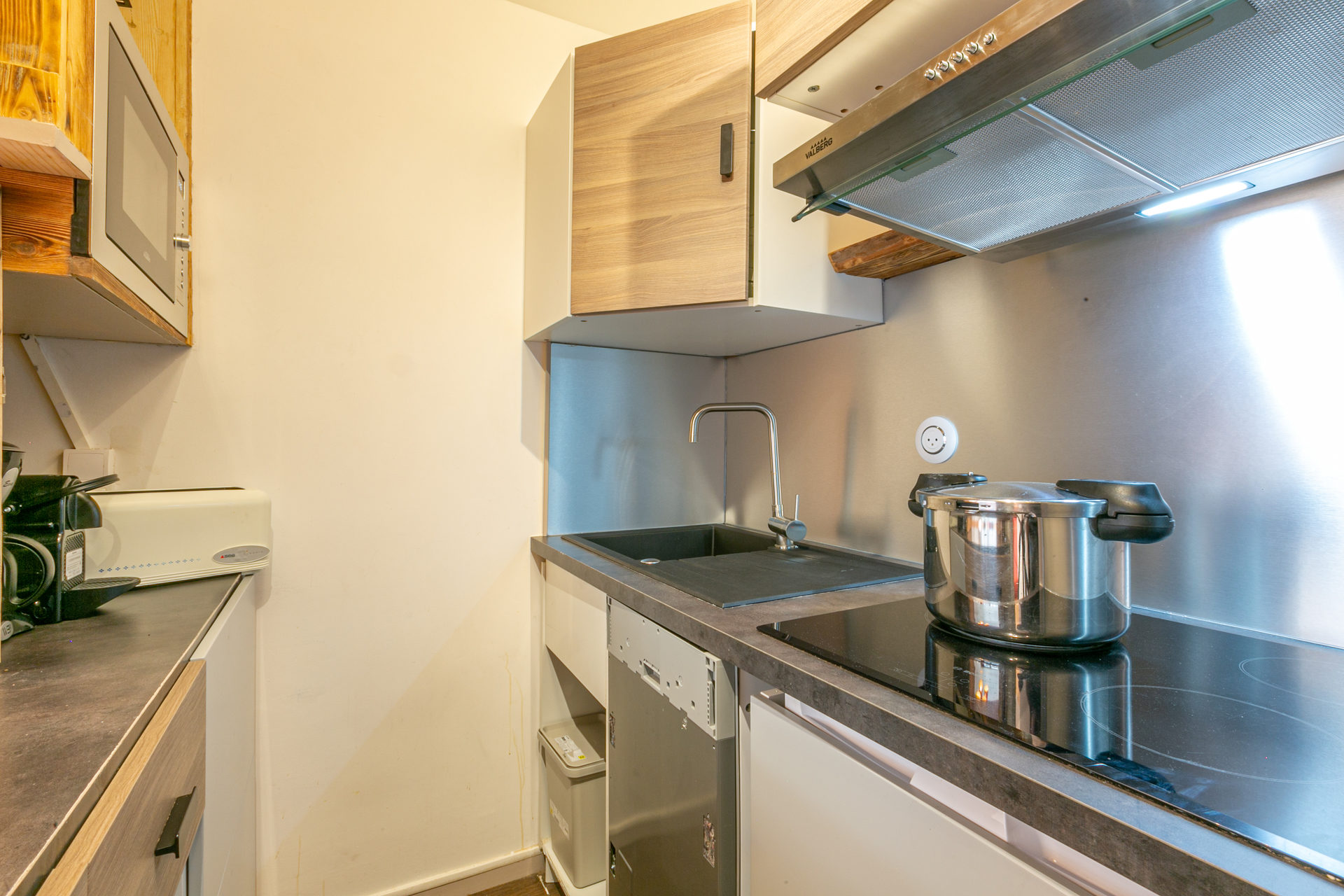 _lv_images__lot_0000810091_05_1457102