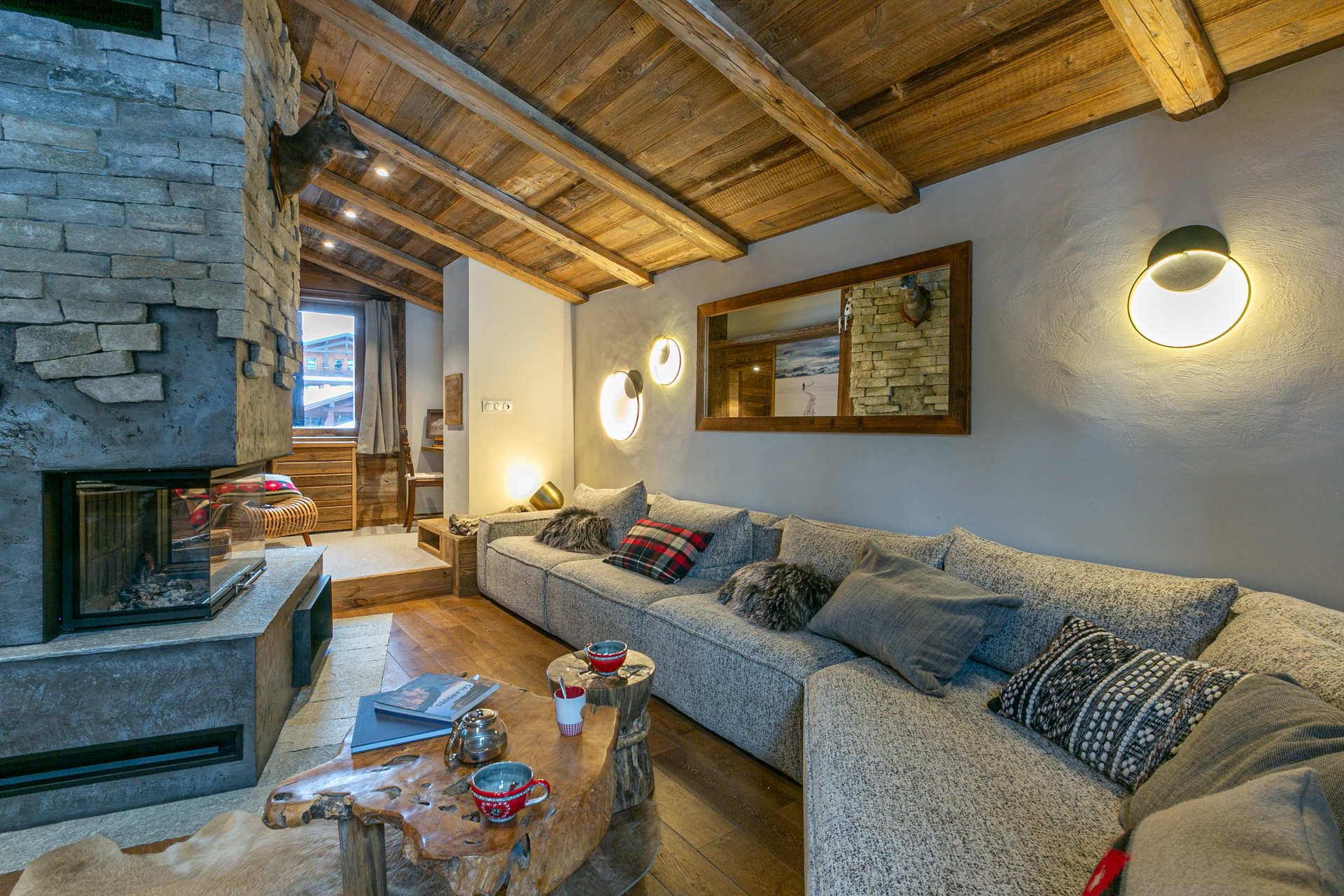 _lv_images__lot_0000810096_02_1454535