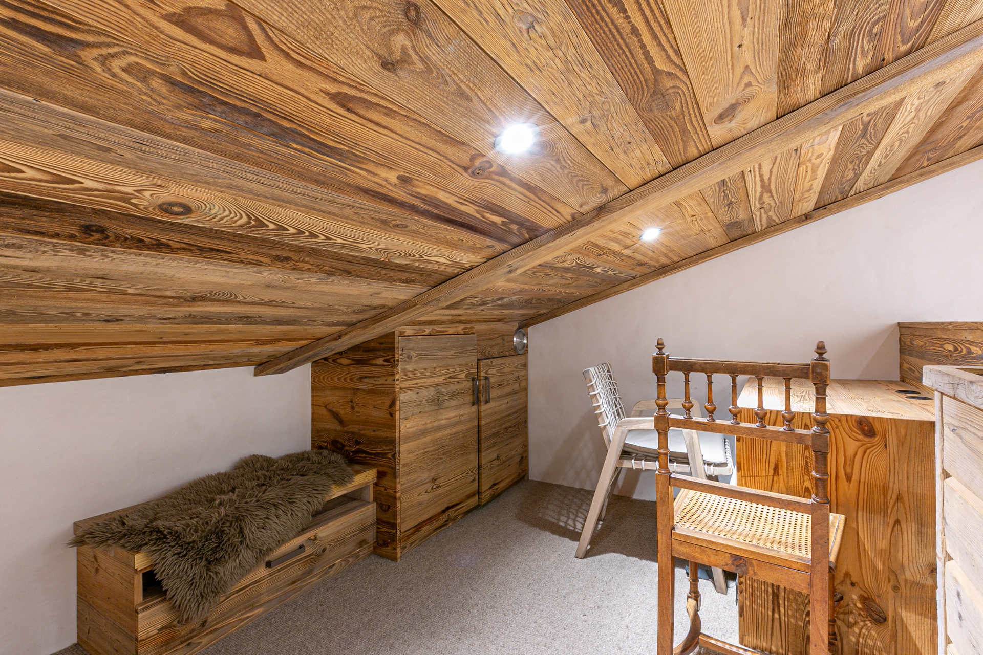 _lv_images__lot_0000810096_12_1454545