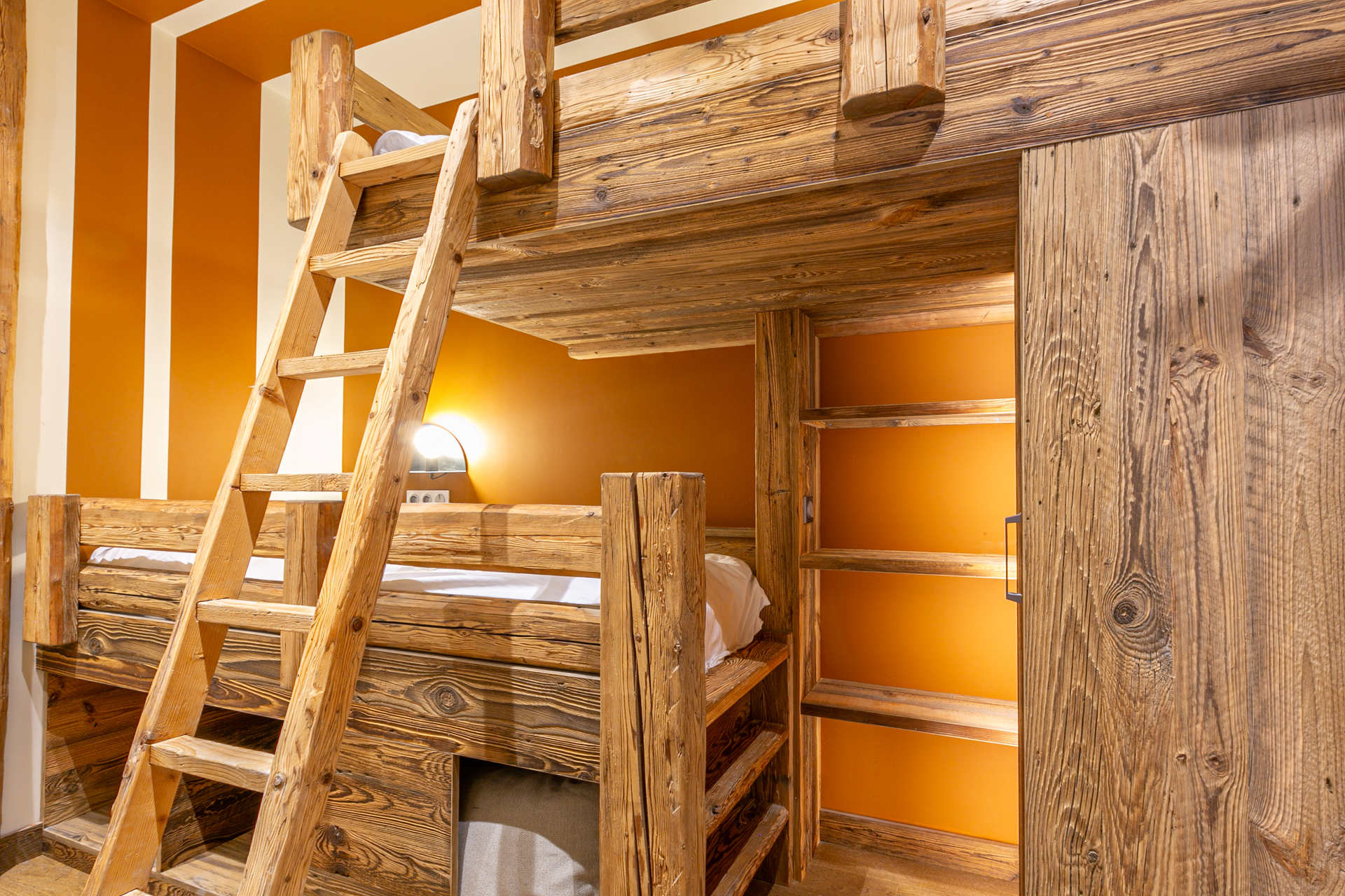 _lv_images__lot_0000810096_13_1454546