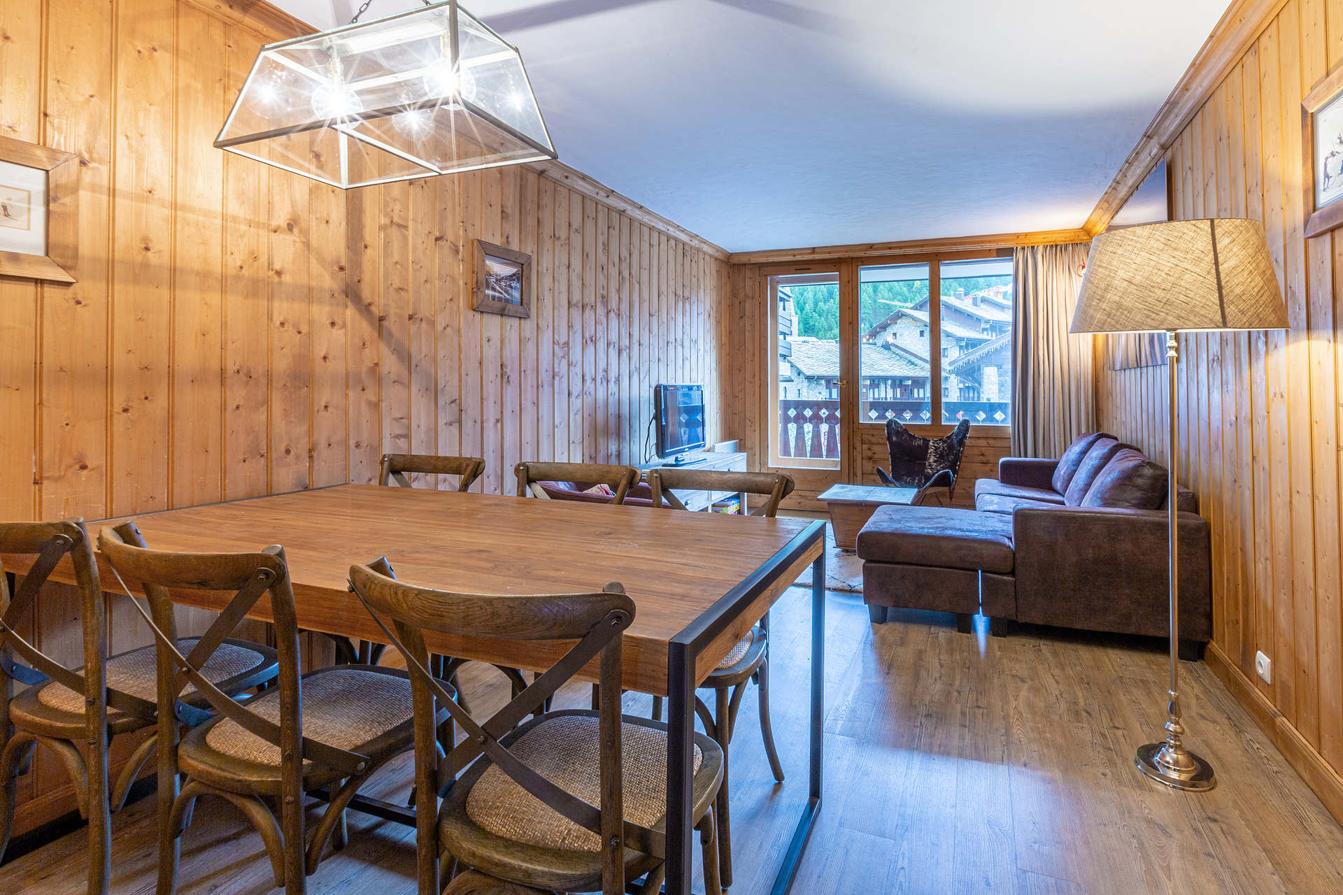 _lv_images__lot_0000810100_01_1456591