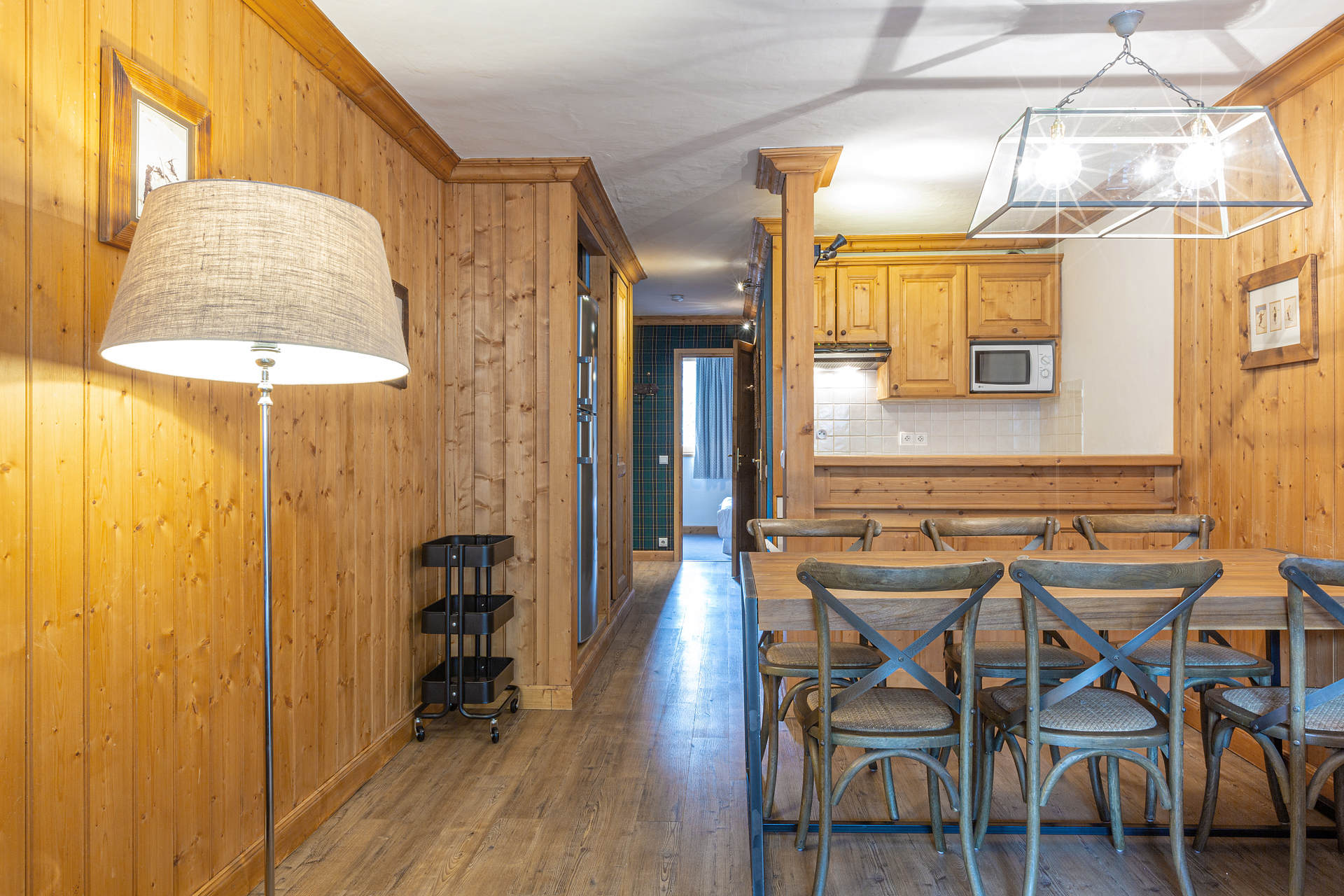 _lv_images__lot_0000810100_04_1456594