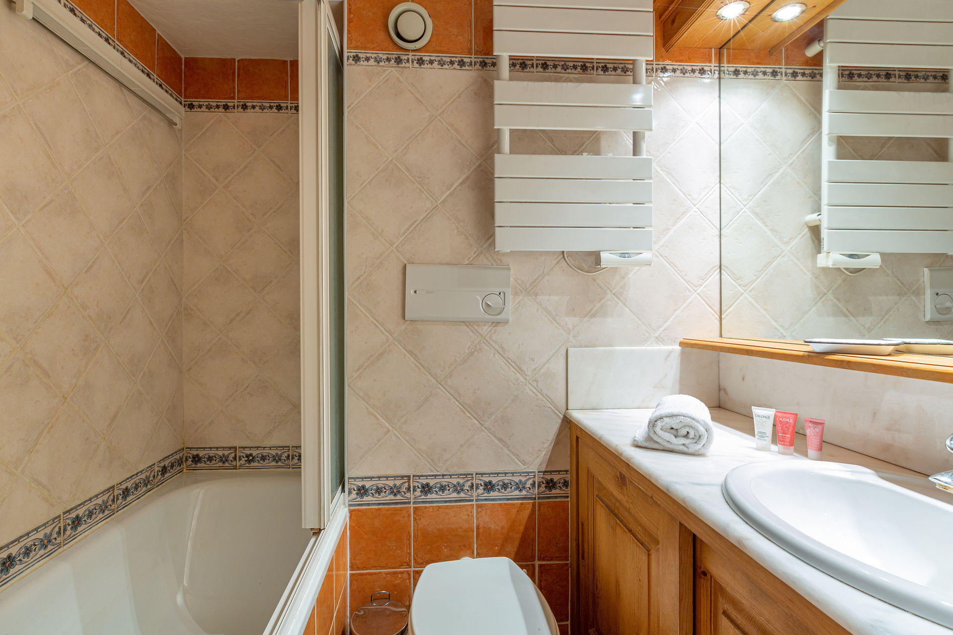 _lv_images__lot_0000810100_11_1456601