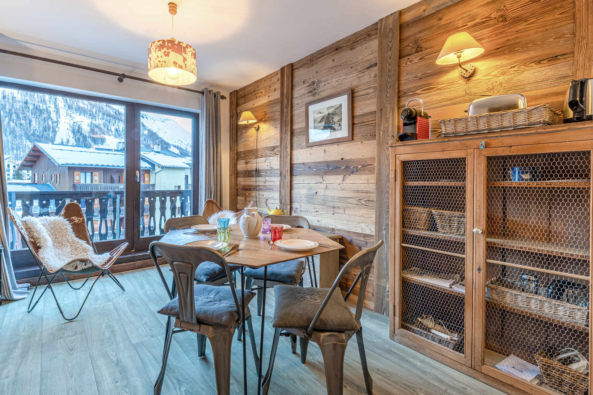 _lv_images__lot_0000920070_02_1455988