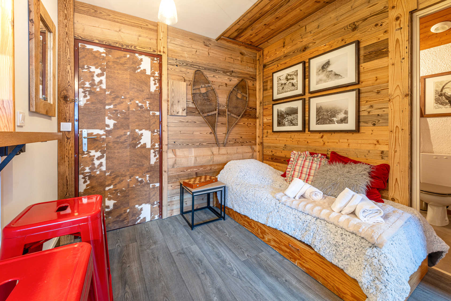 _lv_images__lot_0000920070_09_1455993