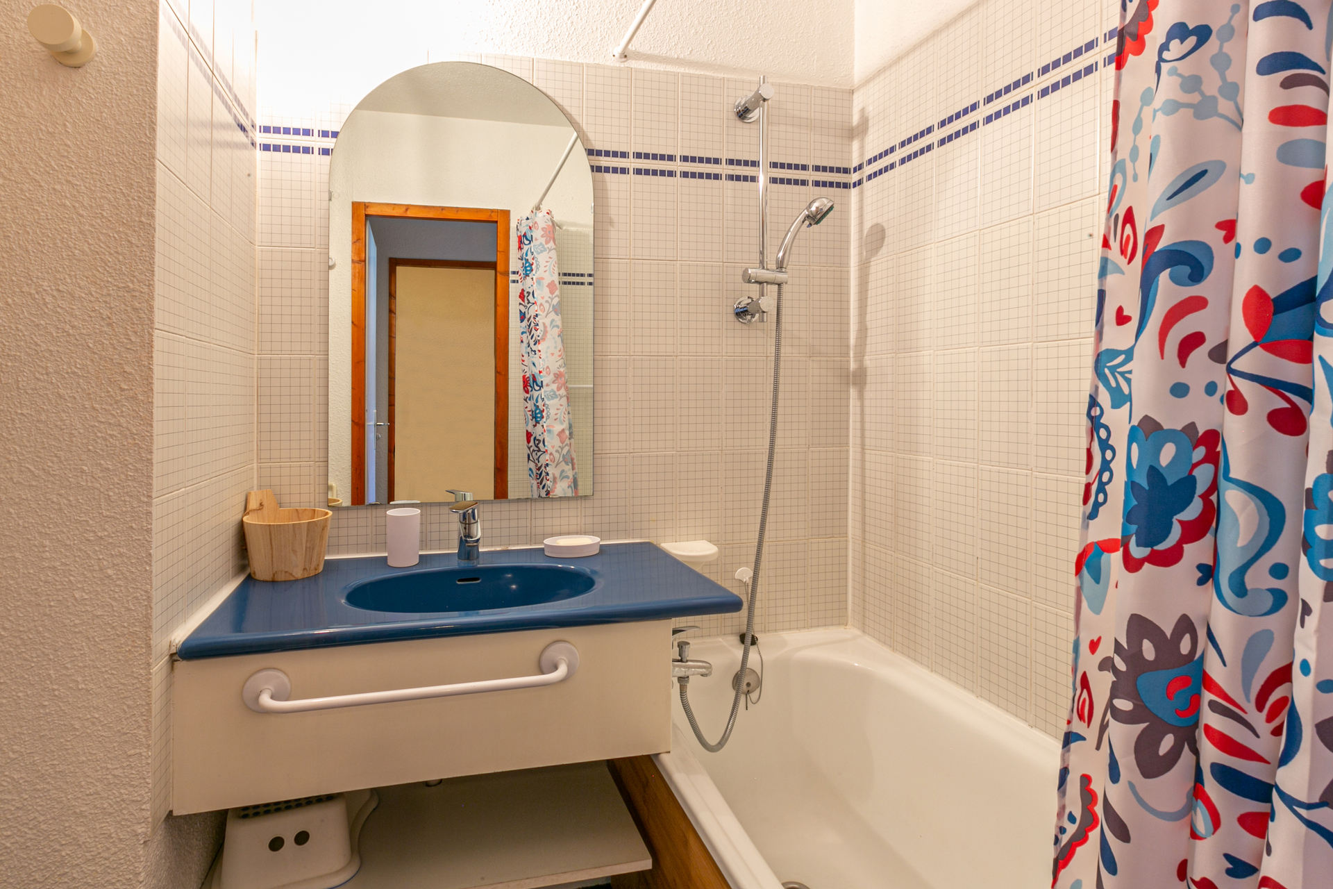 _lv_images__lot_0000940083_12_1457248