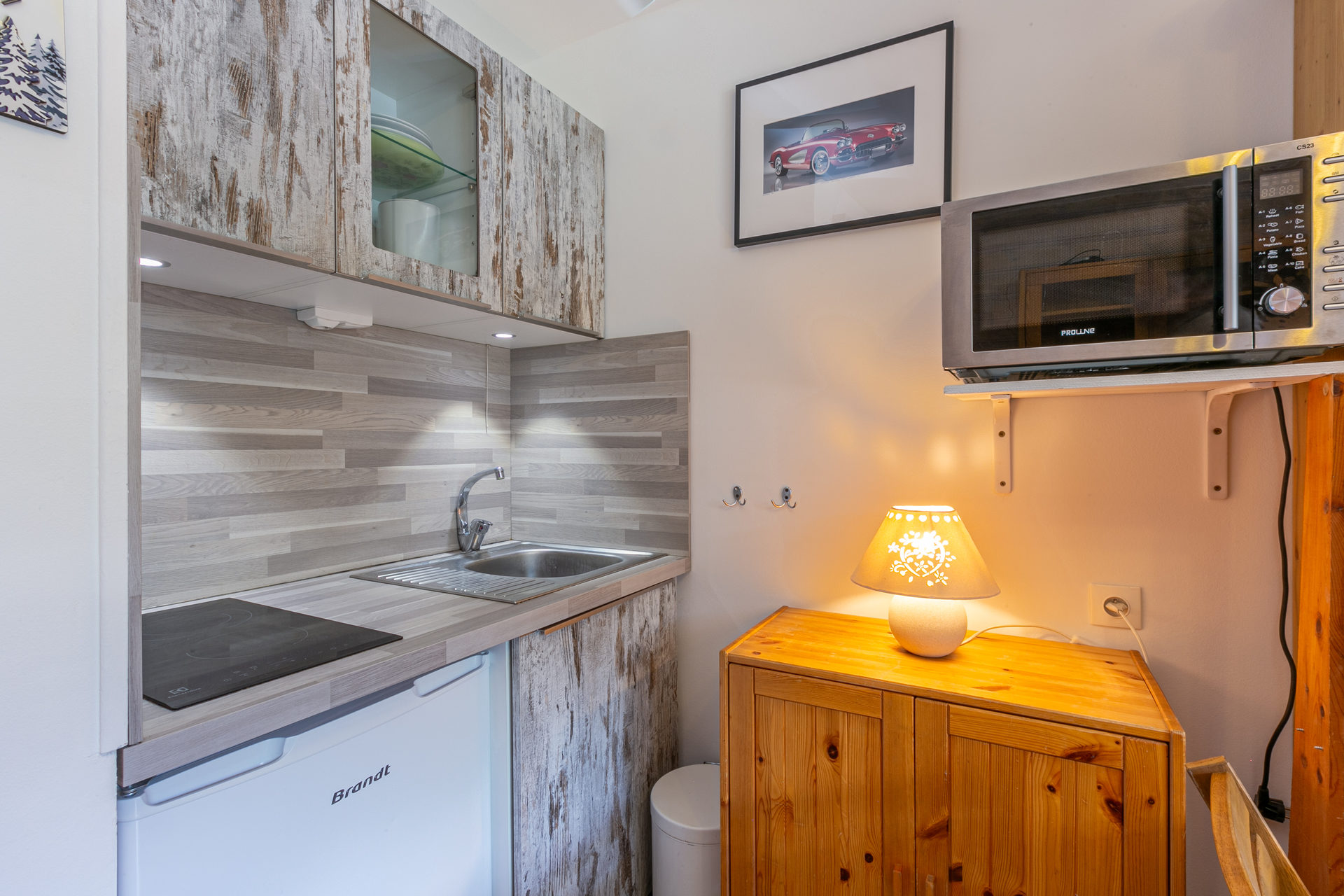 _lv_images__lot_0000950023_05_1458382