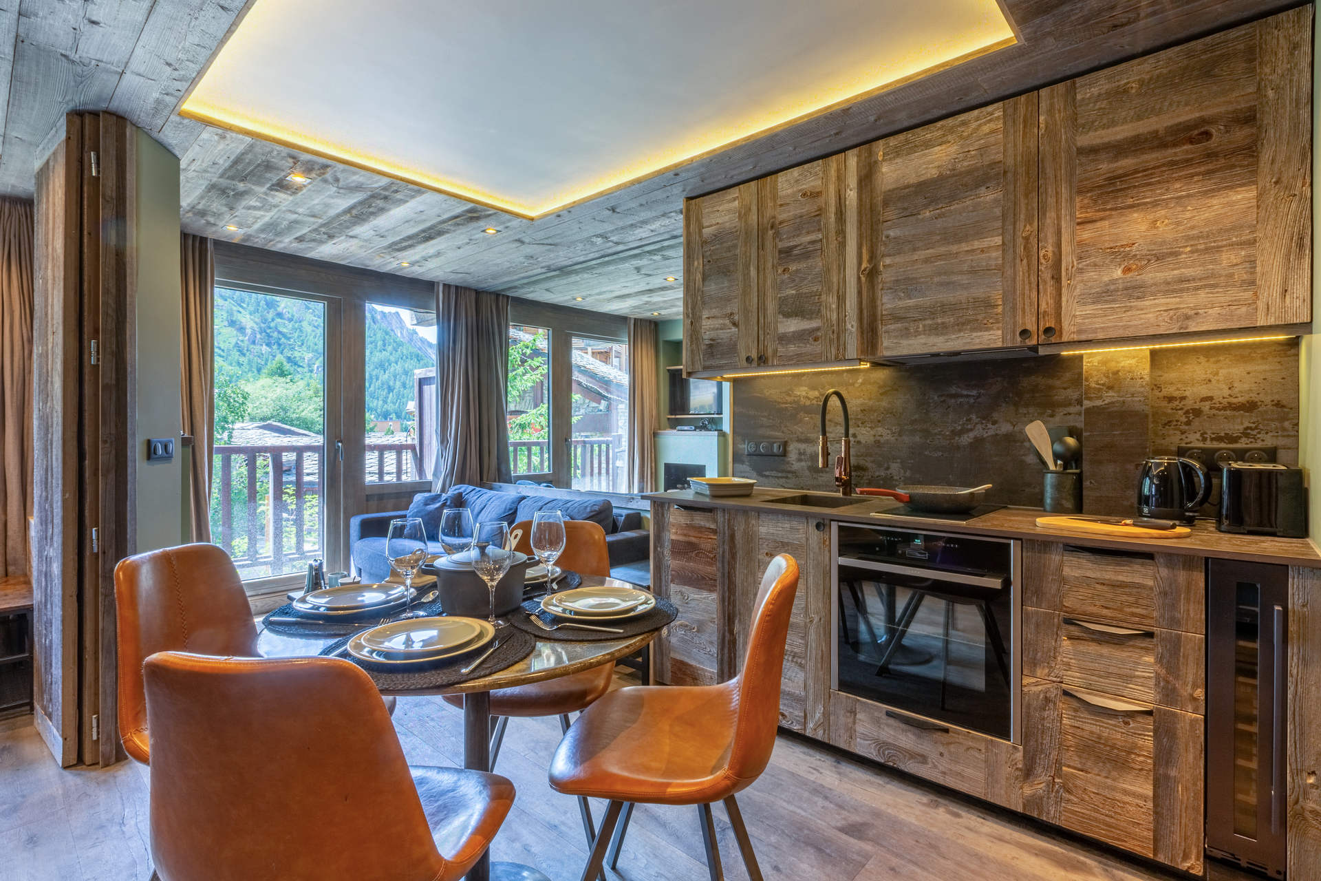 _lv_images__lot_0001050085_03_1458064