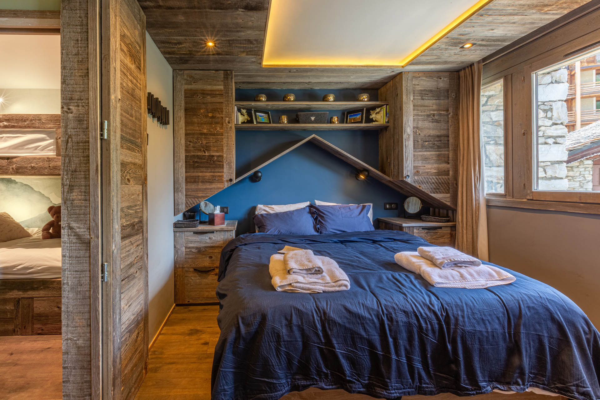 _lv_images__lot_0001050085_08_1458069