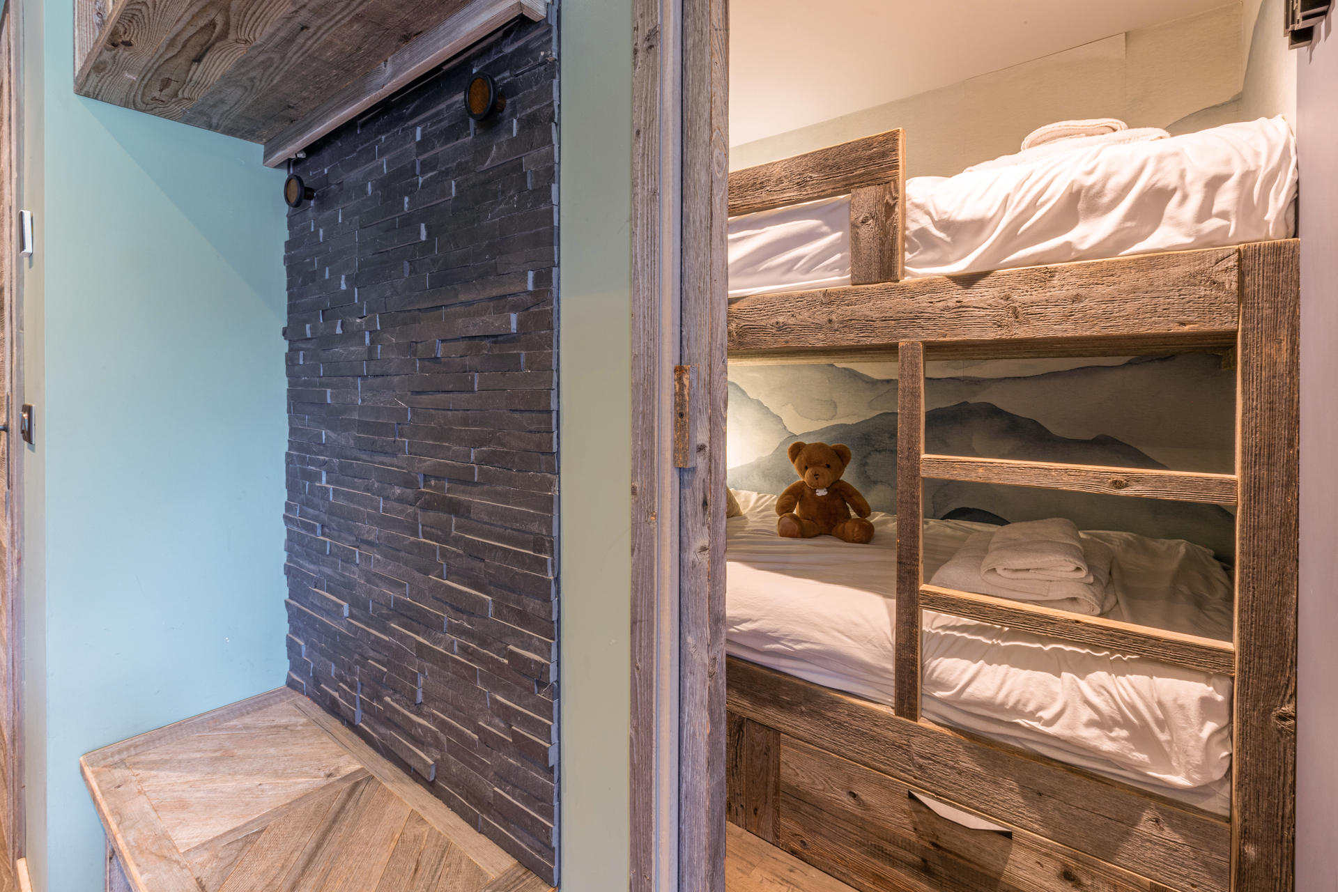 _lv_images__lot_0001050085_09_1458070