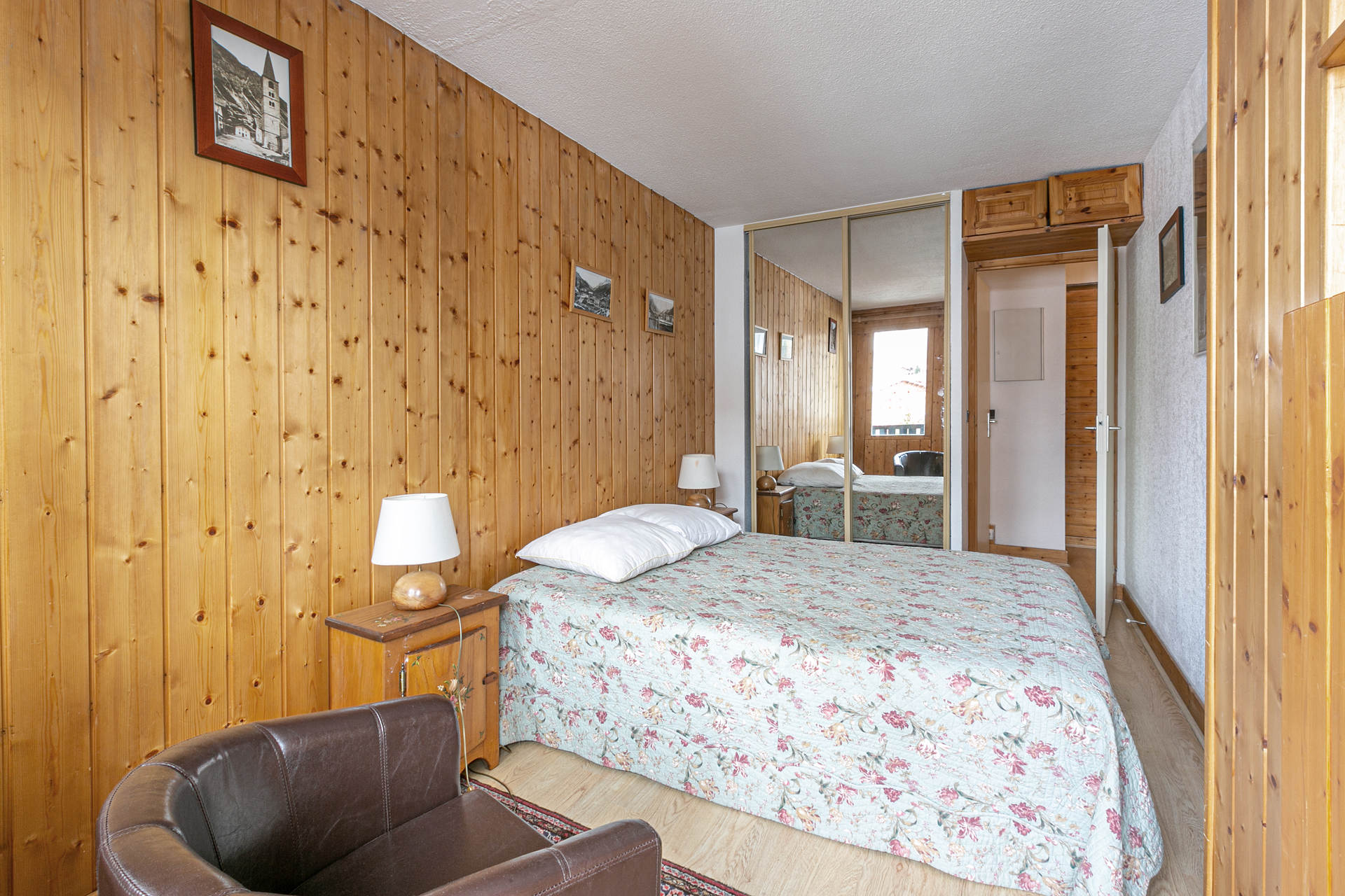 _lv_images__lot_0001050088_12_1457996