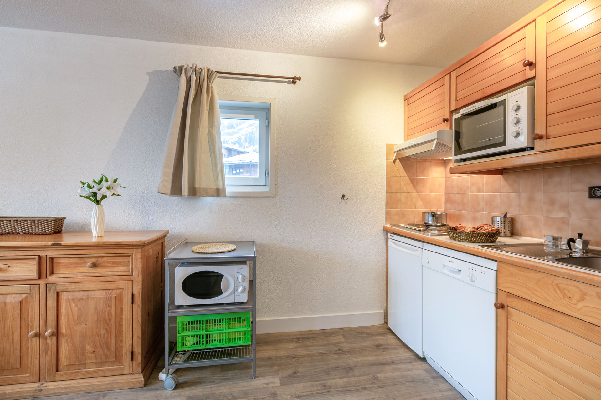 _lv_images__lot_0001050122_05_1457863